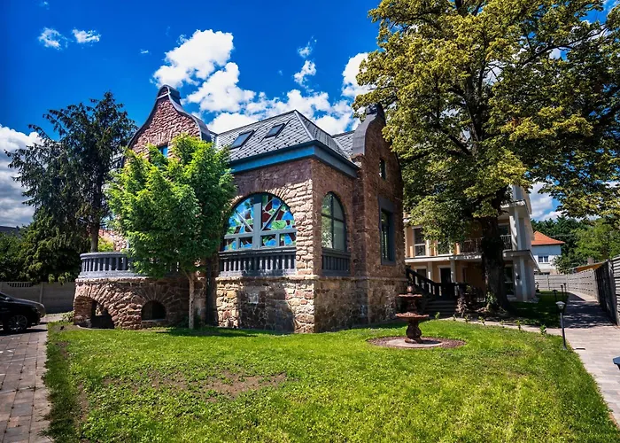Voeroesko Villa- Titkari Szauna Es Jakkuzi Hasznalattal